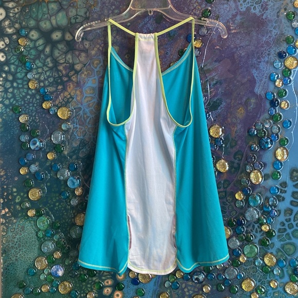 TNF Super Lightweight Running Tank - Picture 2 of 8